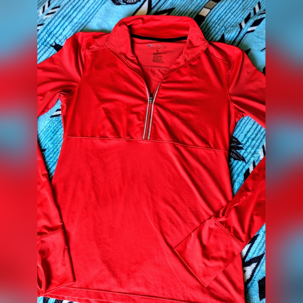 Women's ideology xs pullover